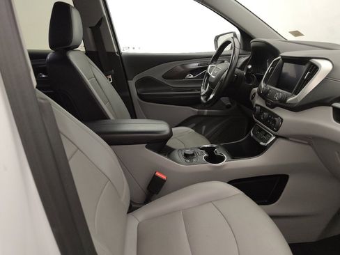 Used 2022 GMC Terrain SLT w/ Tech Package image 21