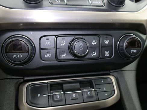 Used 2020 GMC Acadia Denali w/ Trailering Package image 62