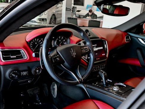 Used 2022 Maserati Ghibli Modena Q4 image 13