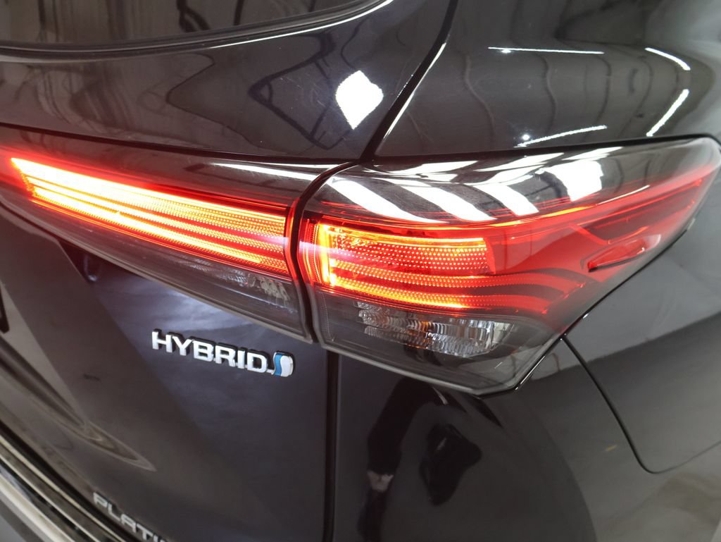 Used 2021 Toyota Highlander Platinum AWD/4WD image 32