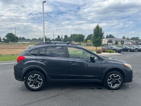 Used 2016 Subaru Crosstrek 2.0i Premium AWD/4WD image 5