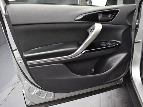 Used 2023 Mitsubishi Eclipse Cross LE AWD/4WD image 5