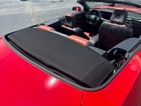 Used 2025 Ford Mustang Premium RWD image 33