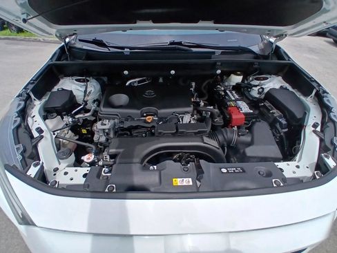 Used 2020 Toyota RAV4 XLE w/ Convenience Package FWD image 25