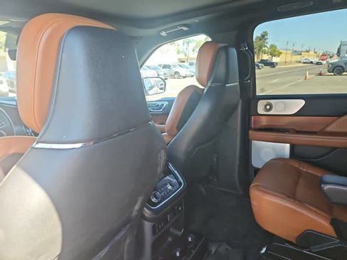 Used 2020 Lincoln Navigator Reserve AWD/4WD image 12