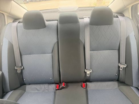 Used 2025 Nissan Versa SV FWD image 38