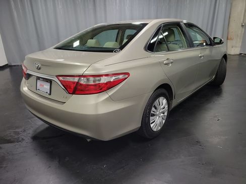 Used 2017 Toyota Camry LE FWD image 8