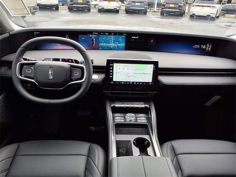 New 2026 Lincoln Nautilus Premier image 6