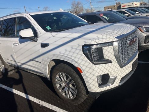 Used 2023 GMC Yukon Denali image 2