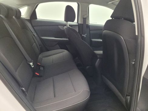 Used 2020 Kia Forte LXS FWD image 19