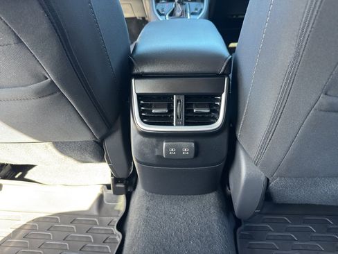 Used 2022 Subaru Outback Premium image 21