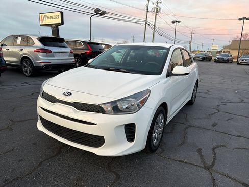 Used 2019 Kia Rio S image 9