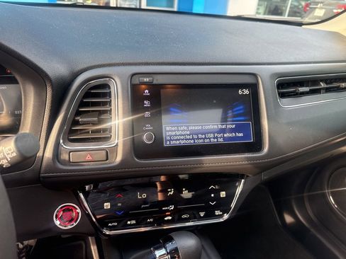 Used 2020 Honda HR-V EX image 11