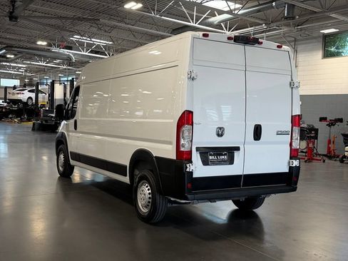 Used 2026 RAM ProMaster 2500 w/ Convenience Group FWD image 8