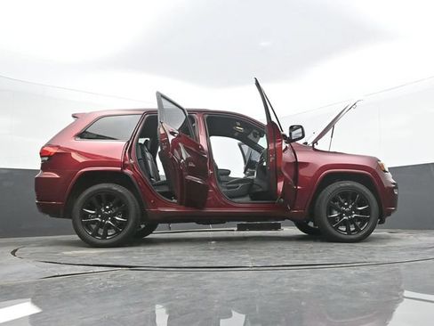 Used 2020 Jeep Grand Cherokee Altitude AWD/4WD image 70