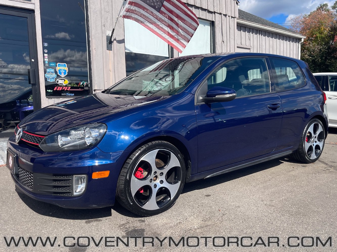 Used 2012 Volkswagen Golf 2-Door FWD image 2