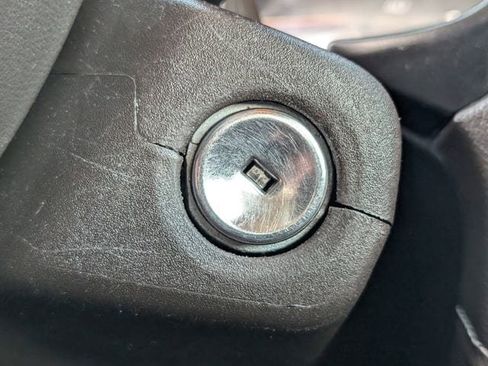 Used 2022 GMC Canyon Denali image 17