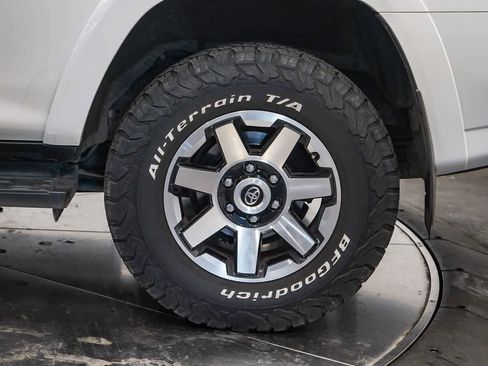 Used 2018 Toyota 4Runner TRD Off-Road Premium image 10