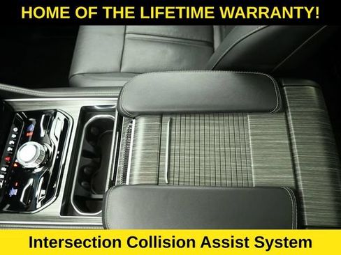 Used 2023 Jeep Wagoneer L Series III w/ Premium Group I AWD/4WD image 31