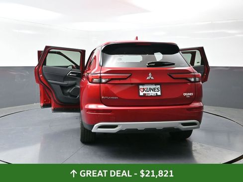 Used 2024 Mitsubishi Outlander SE image 60