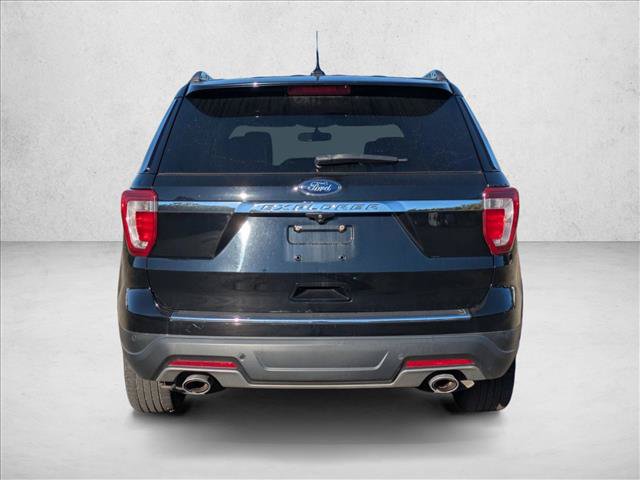 Used 2018 Ford Explorer XLT w/ Equipment Group 202A FWD image 6