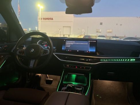 Used 2023 BMW X7 xDrive40i w/ M Sport Package image 19