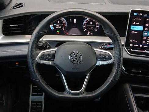 Used 2026 Volkswagen Tiguan SE R-Line FWD image 20