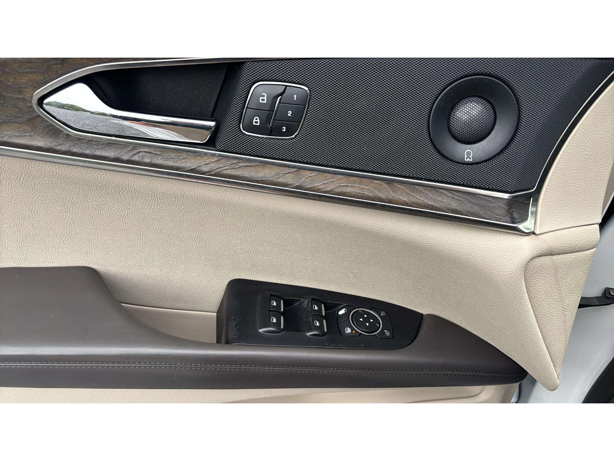 Used 2020 Lincoln Nautilus Reserve AWD/4WD image 19