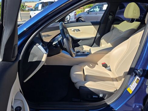 Used 2023 BMW 330i Sedan w/ Premium Package image 15