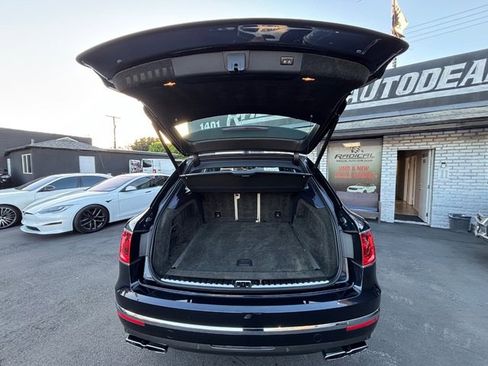 Used 2019 Bentley Bentayga AWD/4WD image 35