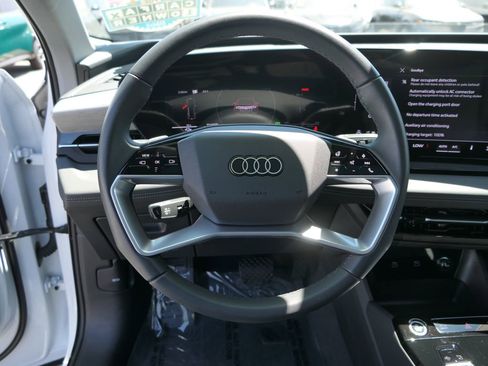 Used 2025 Audi Q6 e-tron Premium image 17