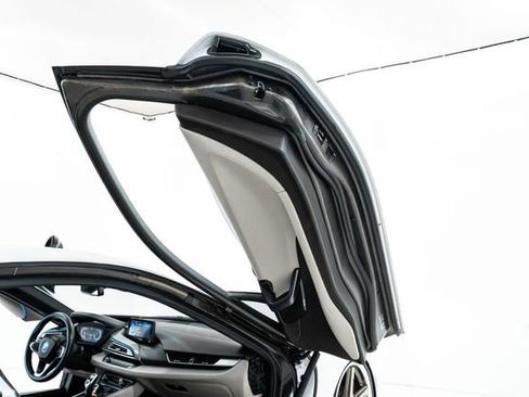 Used 2014 BMW i8 image 23