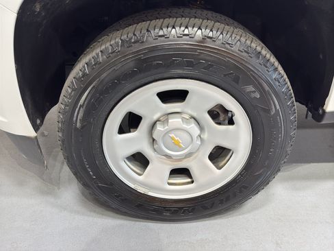 Used 2022 Chevrolet Colorado W/T AWD/4WD image 9