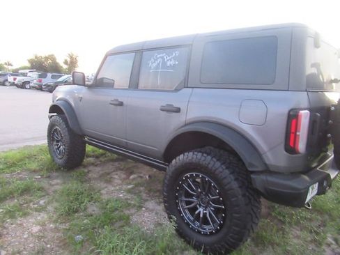 Used 2025 Ford Bronco Badlands AWD/4WD image 4