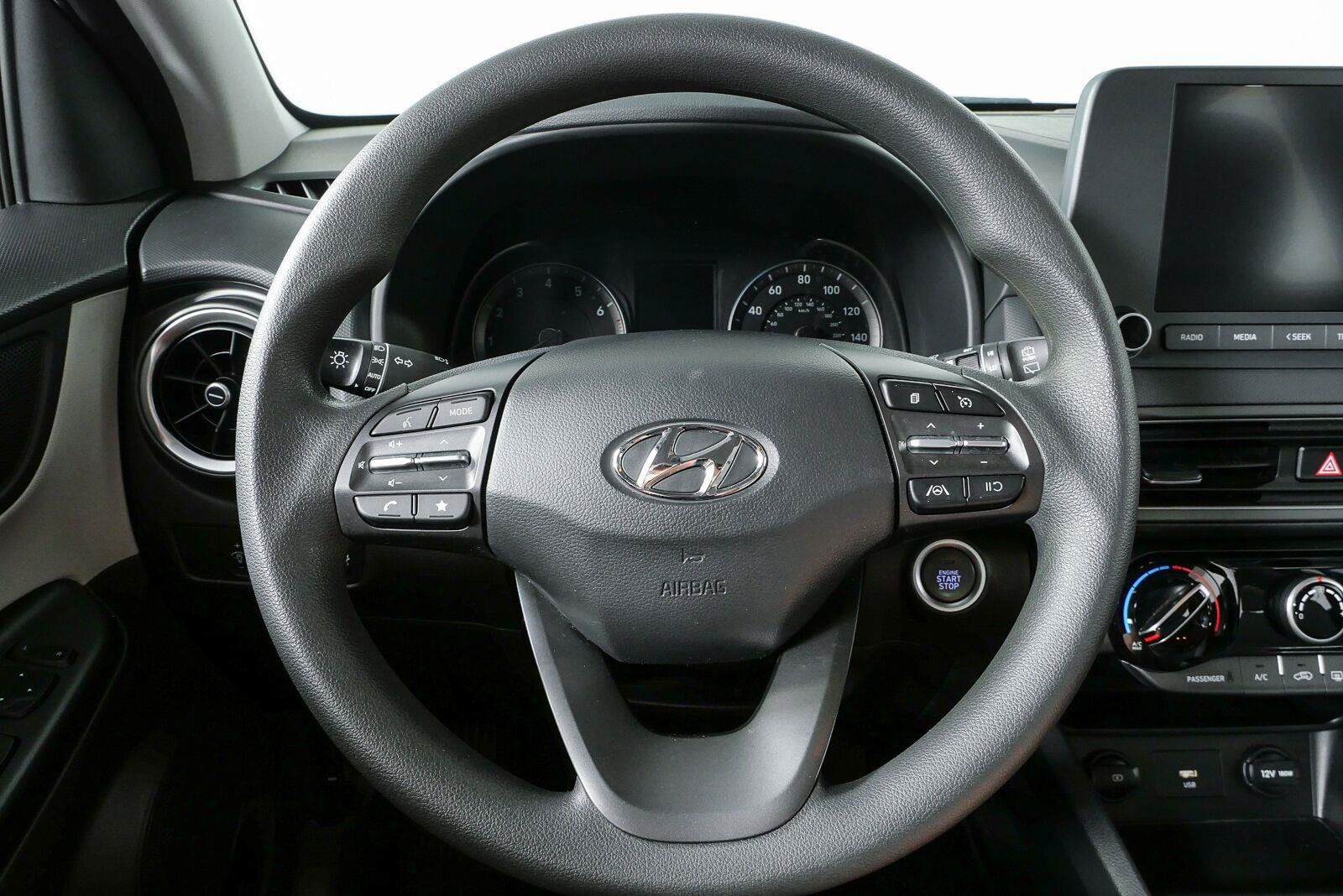 Used 2022 Hyundai Kona SEL FWD image 9