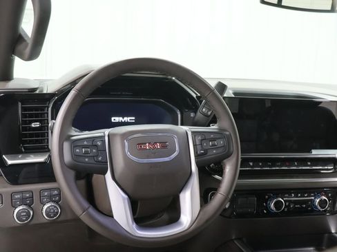 Used 2025 GMC Sierra 2500 SLT w/ SLT Convenience Package image 8