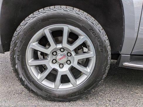 Used 2019 GMC Yukon XL Denali image 12