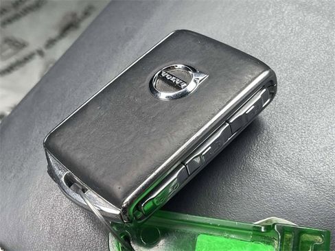 Used 2020 Volvo XC60 T5 R-Design image 27