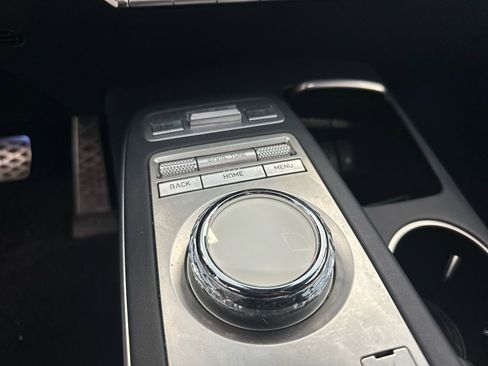 Used 2022 Genesis GV70 2.5T w/ Sport Prestige Package image 32