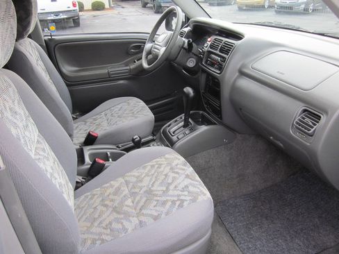 Used 2000 Suzuki Vitara JLX image 16