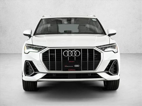 Certified 2025 Audi Q3 2.0T Premium w/ Convenience Package image 2