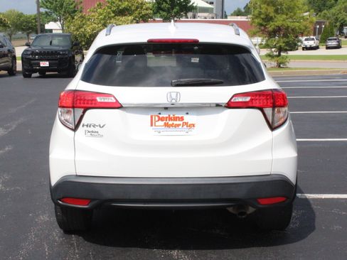 Used 2022 Honda HR-V EX image 7