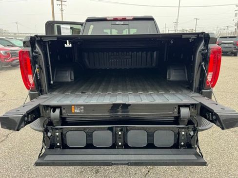 Used 2025 GMC Sierra 1500 AT4 w/ AT4 Premium Package image 9