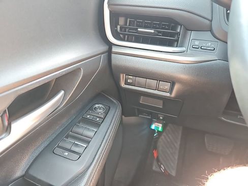 Used 2024 Toyota Grand Highlander XLE image 21