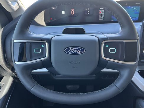 New 2025 Ford Expedition Active image 9