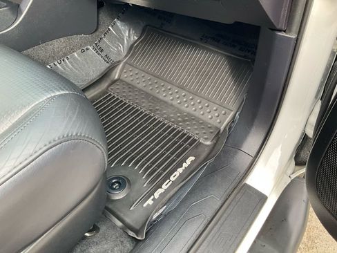 Used 2019 Toyota Tacoma TRD Sport image 63