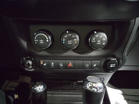 Used 2015 Jeep Wrangler Unlimited Sahara w/ Connectivity Group image 20