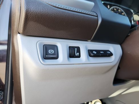 Used 2021 GMC Acadia SLT w/ Technology Package image 7