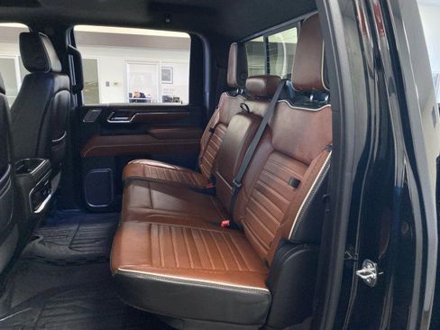 Used 2024 GMC Sierra 2500 Denali Ultimate image 9