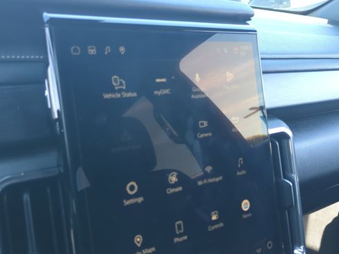 Used 2024 GMC Acadia Elevation image 28